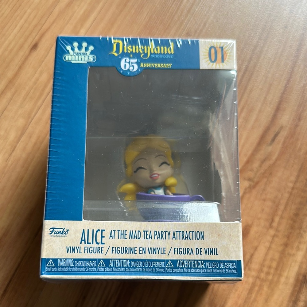 Funko Alice in Purple‎ Teacup Vinyl Figure mini